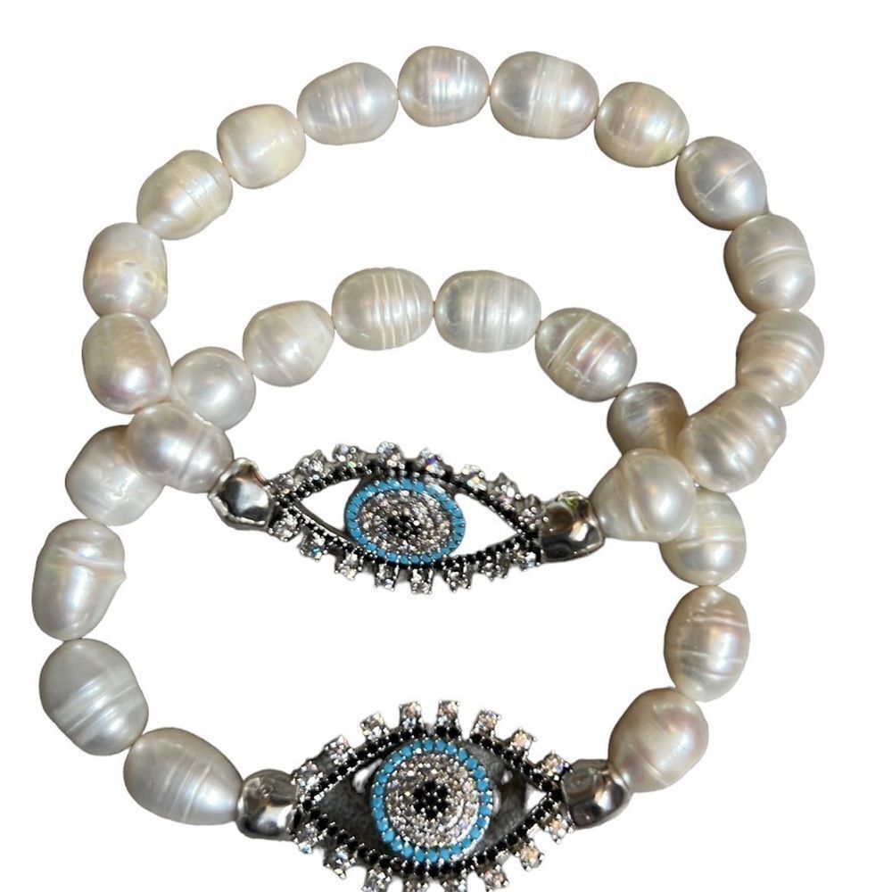 COPY - Freshwater pearl stretch bracelet with crystal evil eye